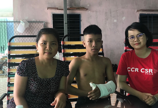 COVID-19 Emergency Fund Throws Injured Vietnamese Young Worker a Lifeline